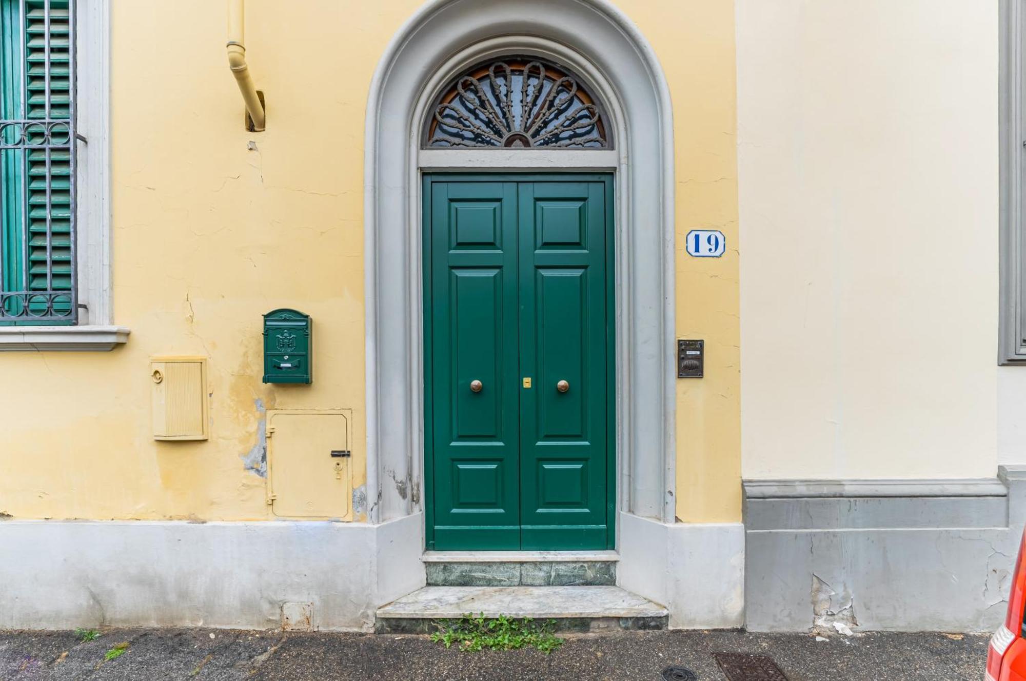 Bright Apartment With Private Garden And Balcony Florencja Zewnętrze zdjęcie